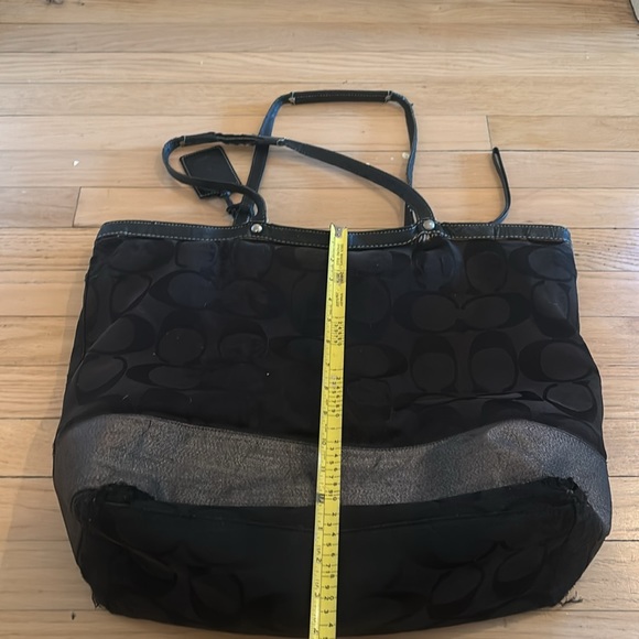 Loved Coach Tote Monogram Signature Stripe Big Shoulder Bag: Black Silver - Picture 15 of 16